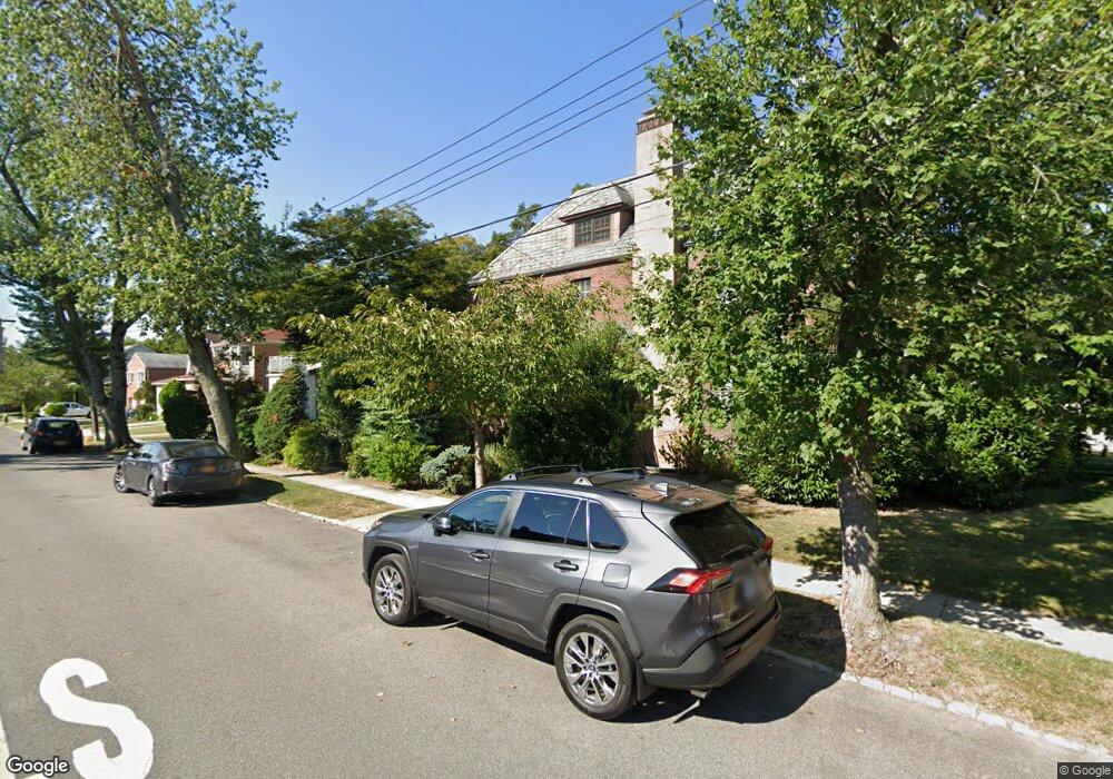 3204 165th St, Flushing, NY 11358 - photo 1