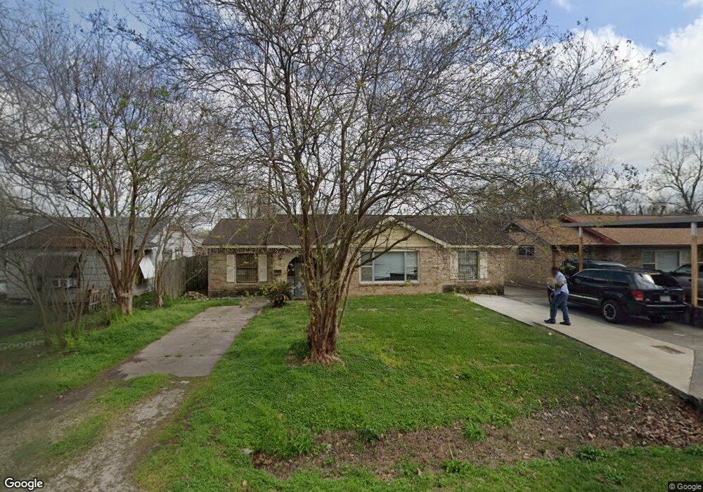 9230 Una St, Houston, TX 77022 - photo 1