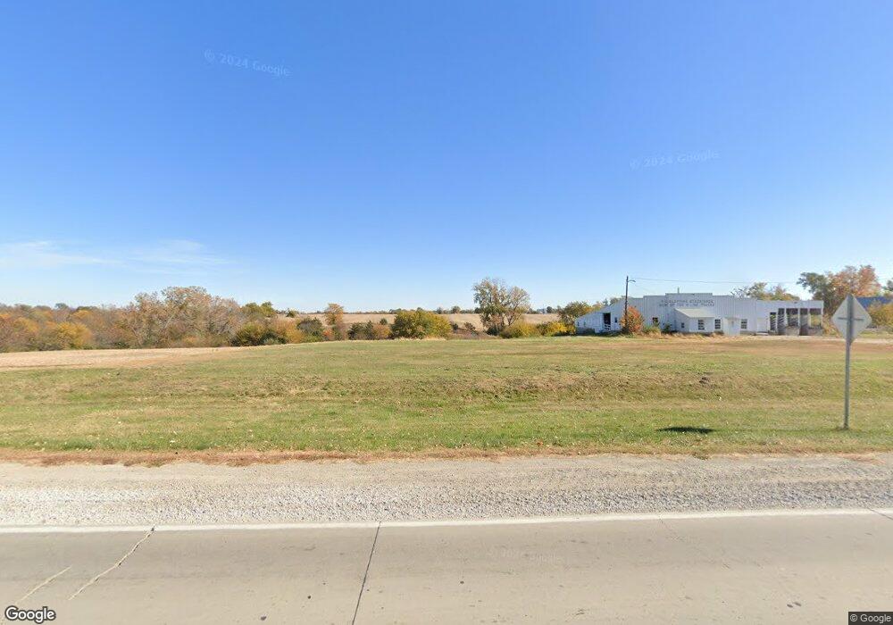 2082 W 4th St N, Newton, IA 50208 - photo 1