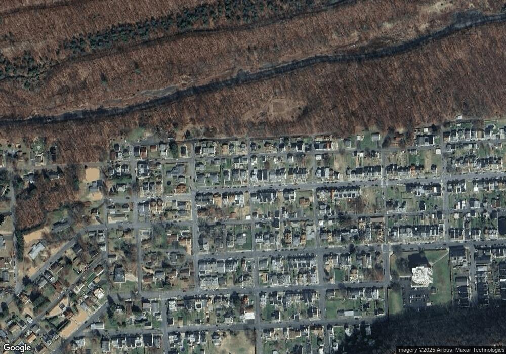 1547 W Walnut St, Coal Township, PA 17866 - photo 1