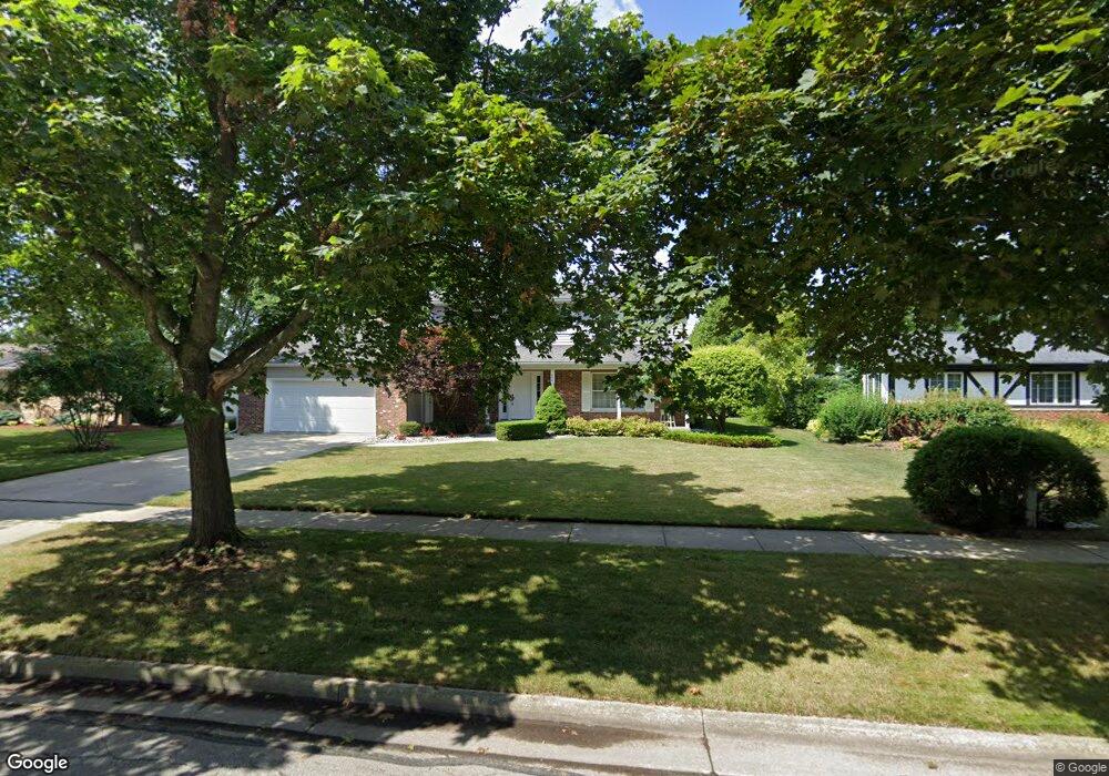 564 Franconian Dr E, Frankenmuth, MI 48734 - photo 1