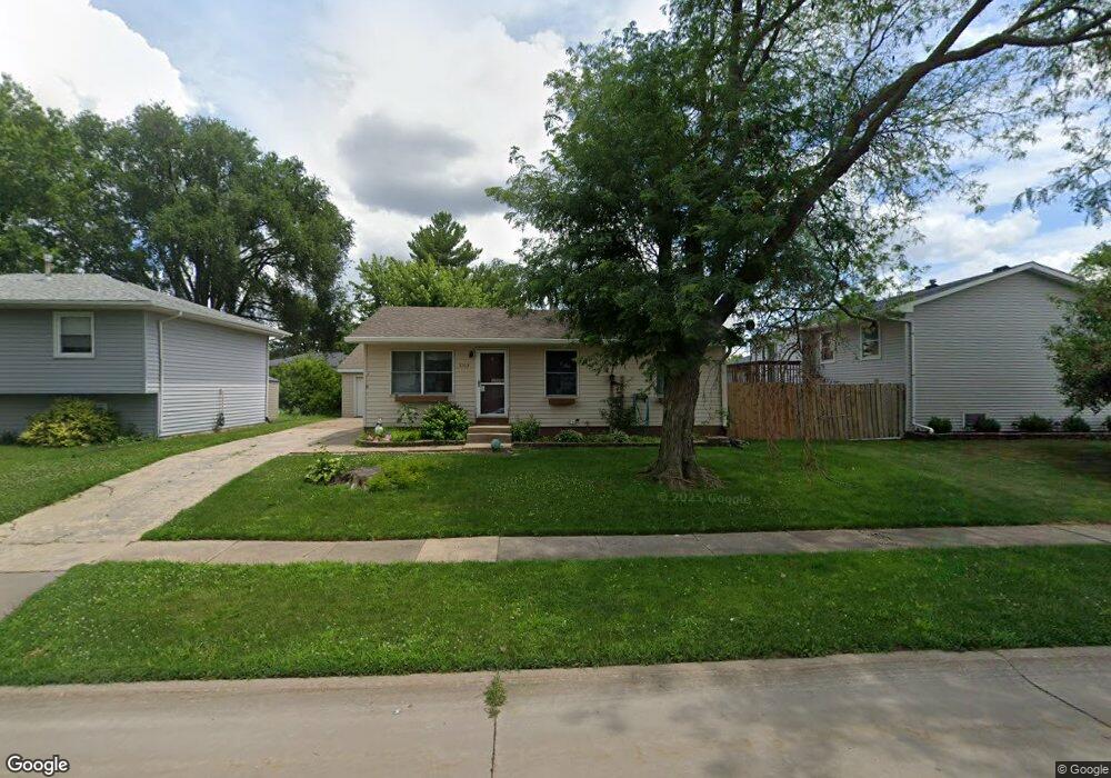 1307 Emerald Dr, Davenport, IA 52804 - photo 1