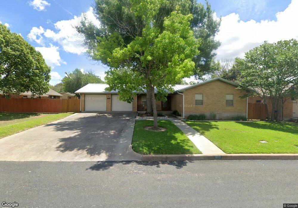 1019 Avenue C, Fredericksburg, TX 78624 - photo 1