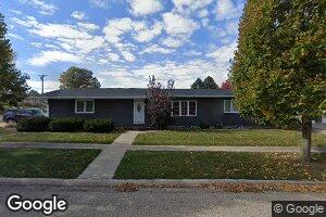 507 10th St, Grundy Center, IA 50638