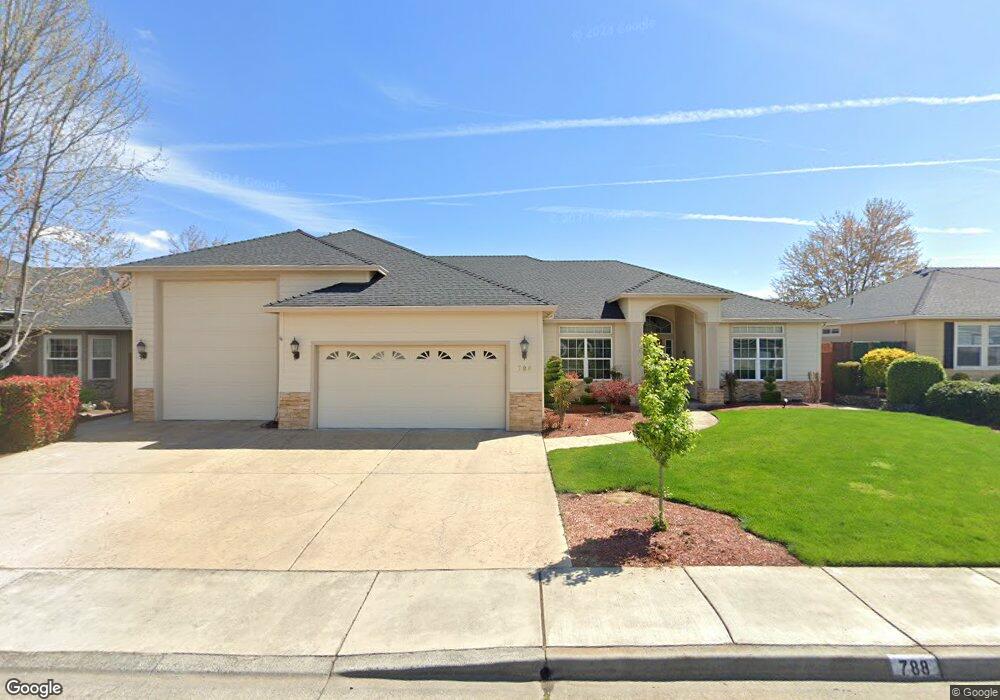 788 Mendolia Way, Central Point, OR 97502 - photo 1