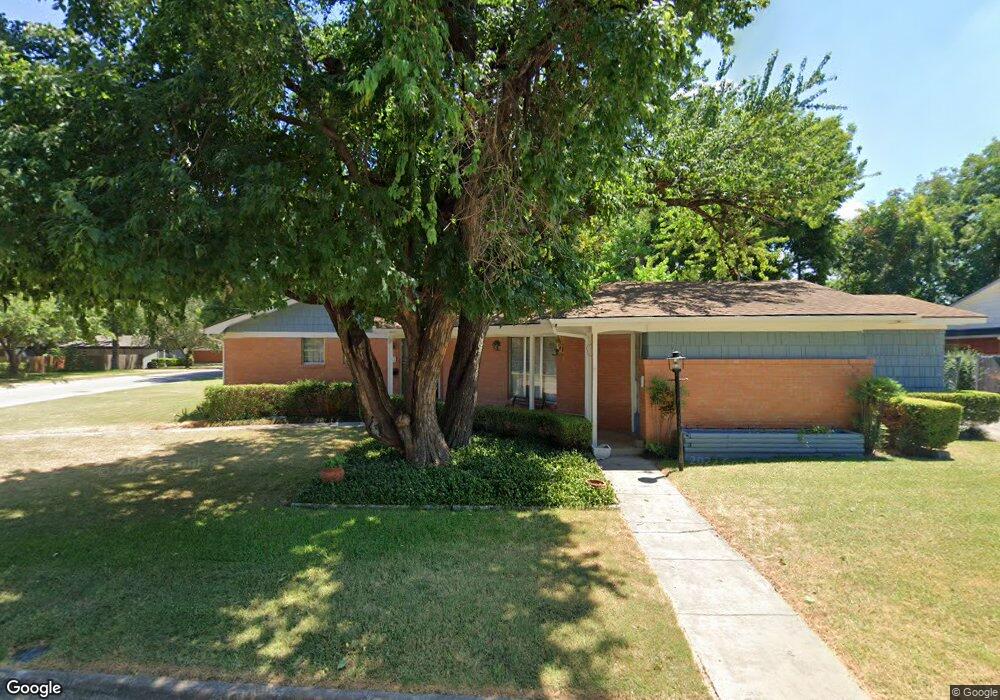 301 Line Dr, Gainesville, TX 76240 - photo 1