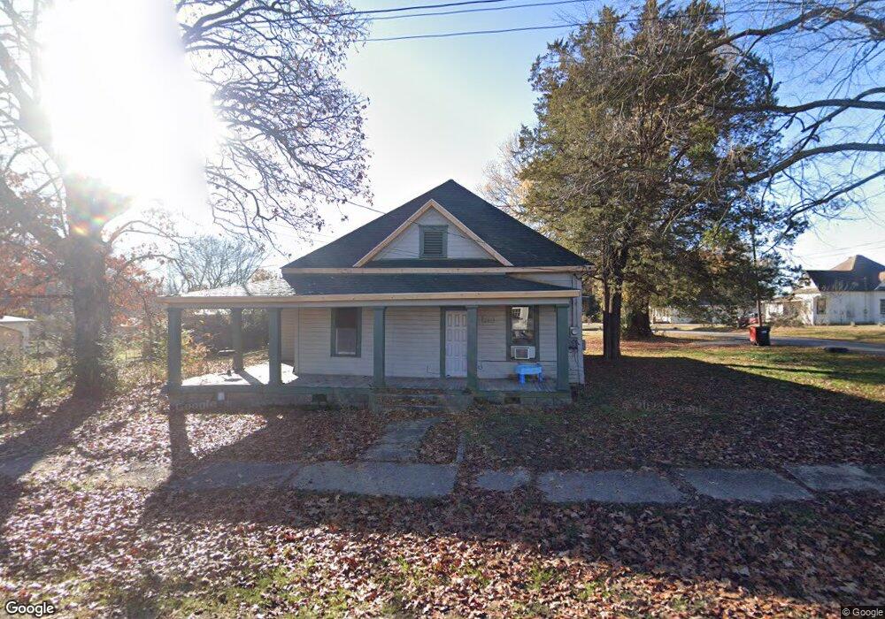 231 W 4th St, Mulberry, AR 72947 - photo 1