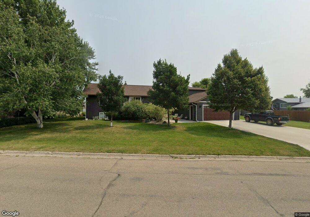 1004 19th St NE, Jamestown, ND 58401 - photo 1