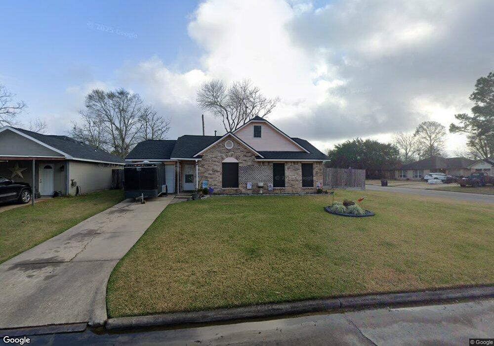 2810 Mockingbird Dr, Alvin, TX 77511 - photo 1