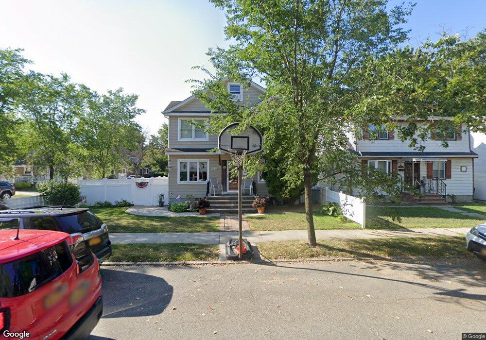 16716 Metcalf Ave, Fresh Meadows, NY 11365 - photo 1