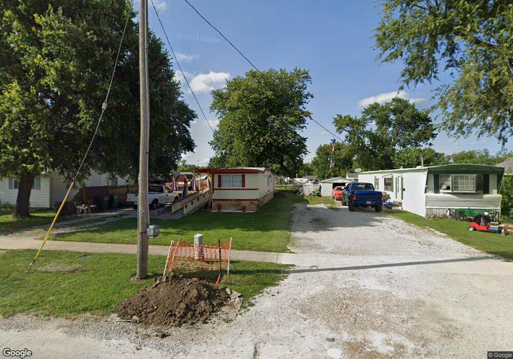 808 E Overton St, Tuscola, IL 61953 - photo 1