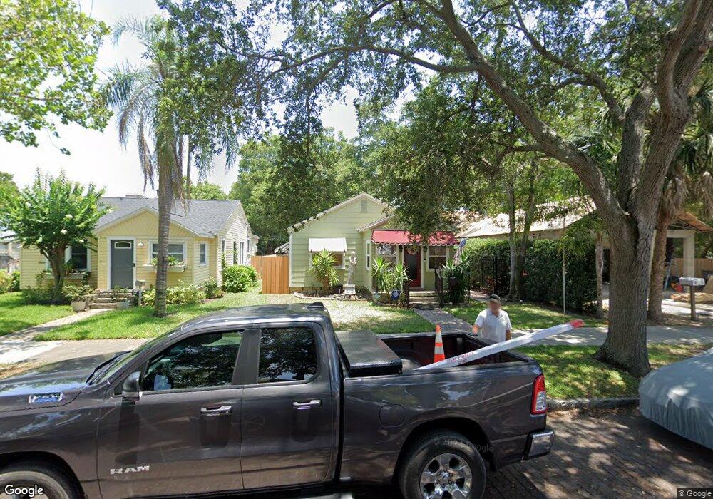 925 Jackson St N, Saint Petersburg, FL 33705 - photo 1