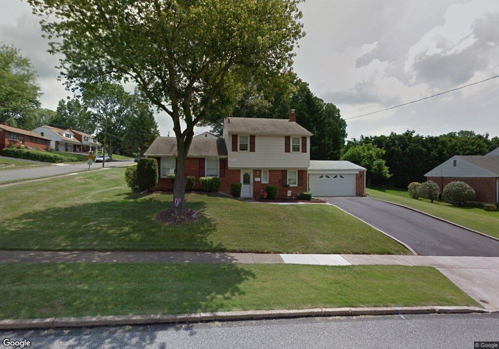 816 Lincoln Dr, Brookhaven, PA 19015 - photo 1