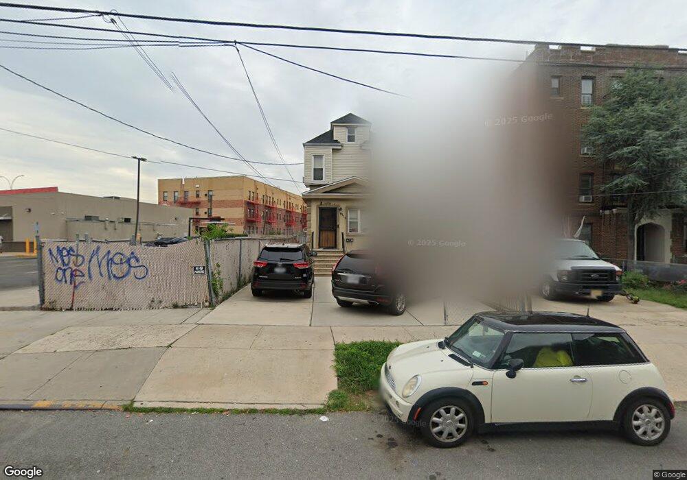 9117 195th St, Hollis, NY 11423 - photo 1