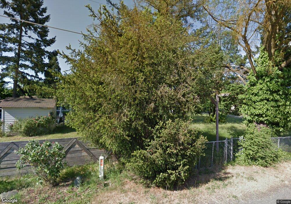 916 W Park St, Grants Pass, OR 97527 - photo 1