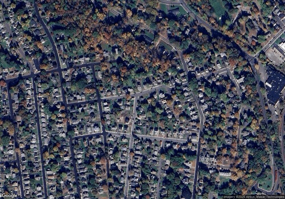 165 Walnut St, Naugatuck, CT 06770 - photo 1