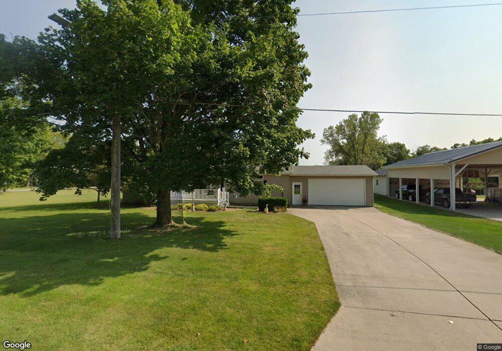 129 Hilltop Rd, Columbus Junction, IA 52738 - photo 1