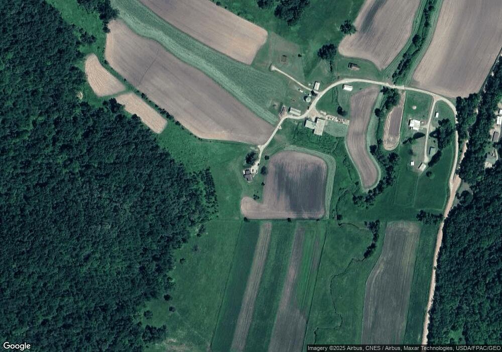 43727 Spring Ln, La Crescent, MN 55947 - photo 1