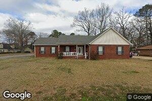 1816 Elmwood Dr, Demopolis, AL 36732