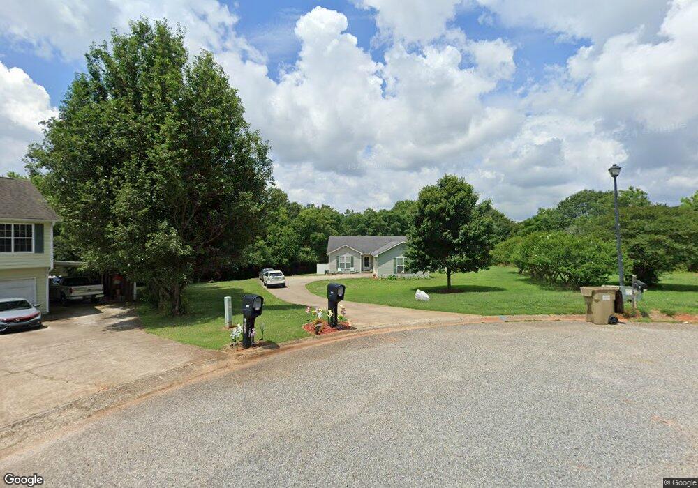 1048 Crestview Ct, Winder, GA 30680 - photo 1