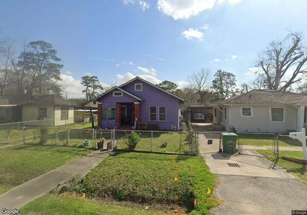 920 Lindale St, Houston, TX 77022 - photo 1