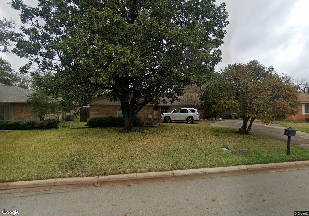 424 Plainview Dr, Hurst, TX 76054 - photo 1