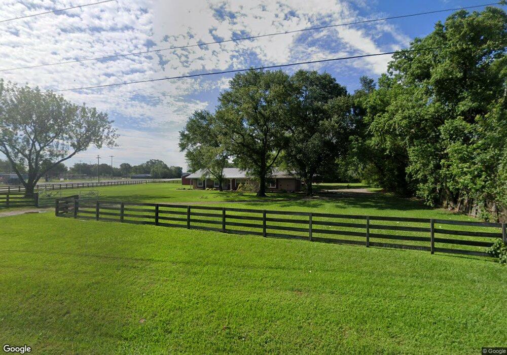 307 W Hufsmith Rd, Tomball, TX 77375 - photo 1