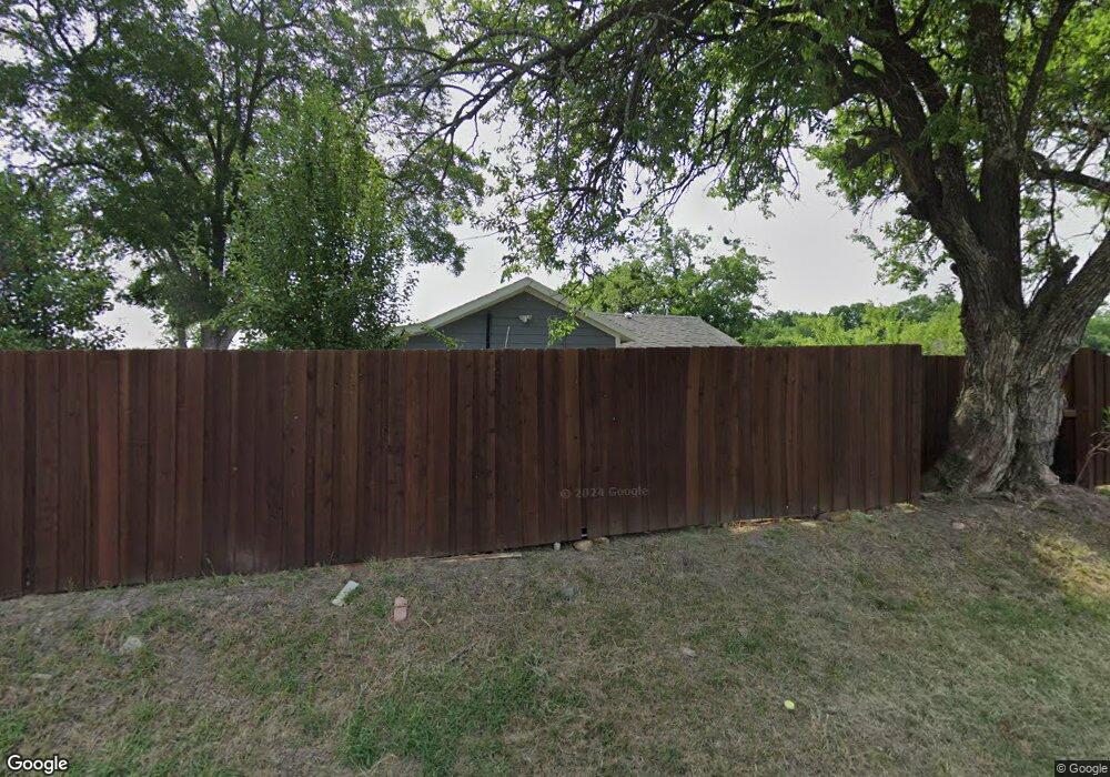 610 Oldham St, Bonham, TX 75418 - photo 1