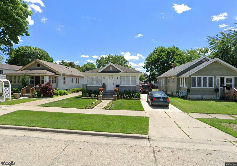 711 Myrtle St, Waukegan, IL 60085 - photo 1