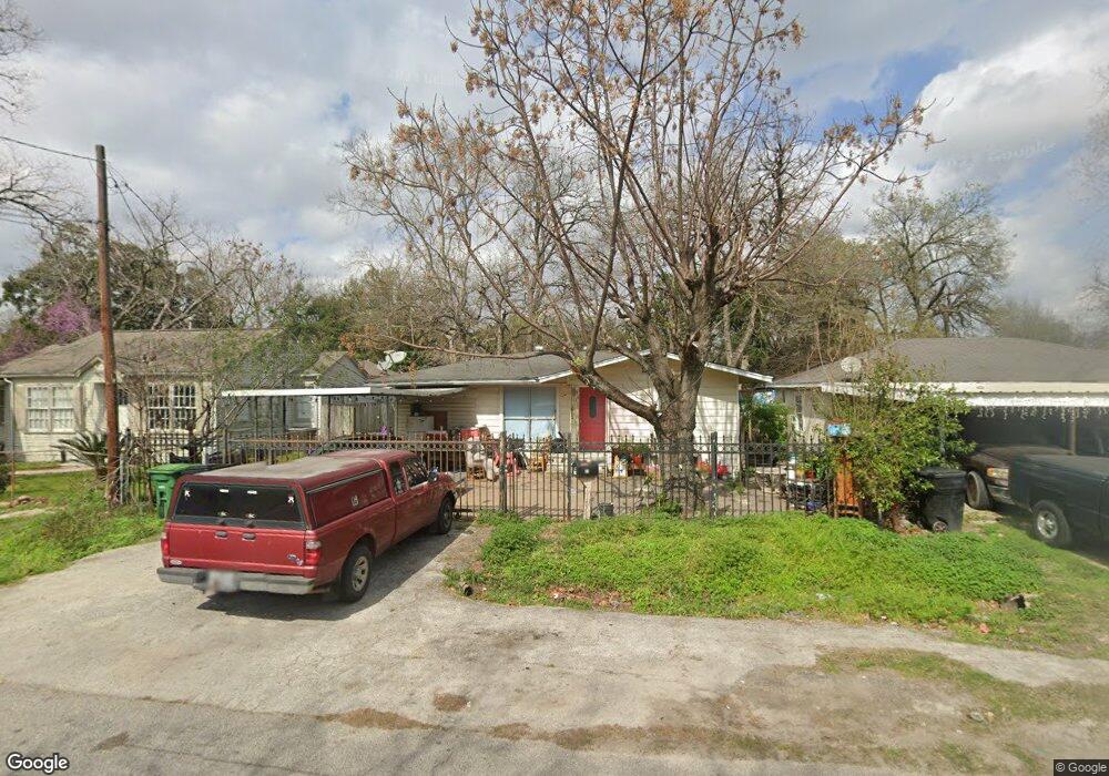 61 Burress St, Houston, TX 77022 - photo 1