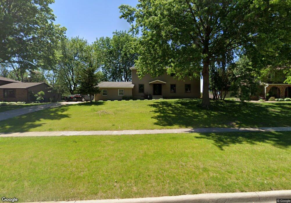 2904 Minnetonka Dr, Cedar Falls, IA 50613 - photo 1