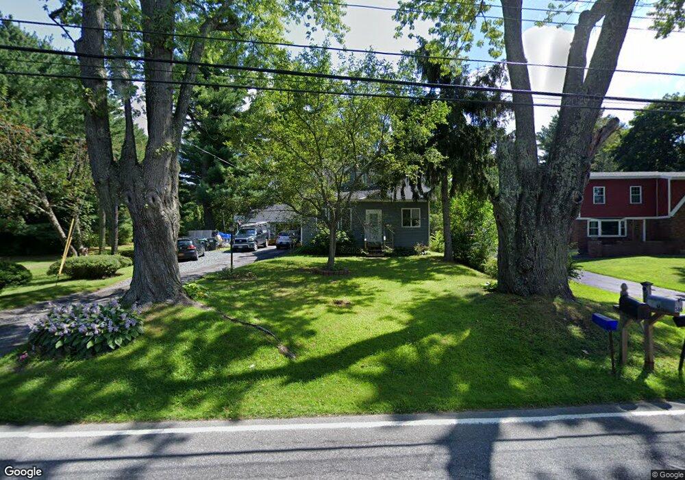 586 St Davids Ln, Schenectady, NY 12309 - photo 1