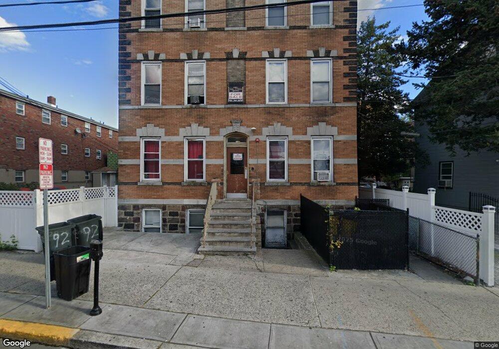 92 Anderson Ave, Fairview, NJ 07022 - photo 1
