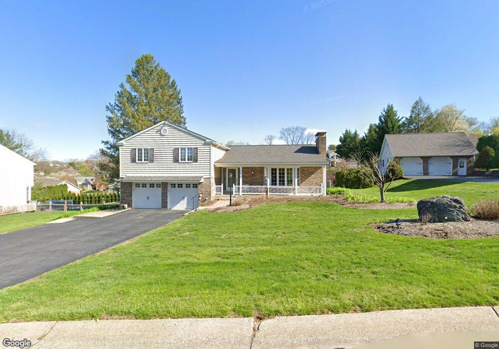 505 Meadow Ln, Reading, PA 19605 - photo 1