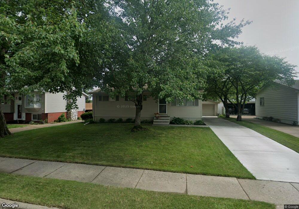 2021 W 34th St, Davenport, IA 52806 - photo 1