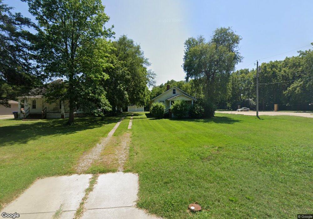 3301 SW 10th Ave, Topeka, KS 66604 - photo 1