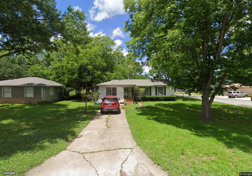100 W Russell Ave, Bonham, TX 75418 - photo 1