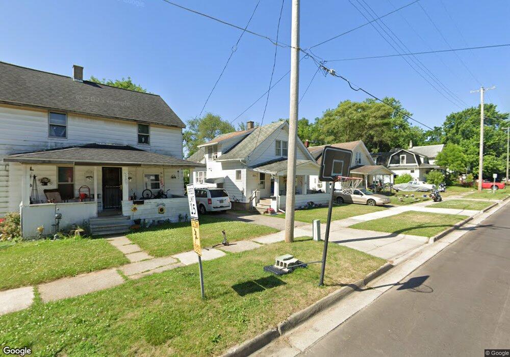 214 E Livingston Dr, Flint, MI 48503 - photo 1