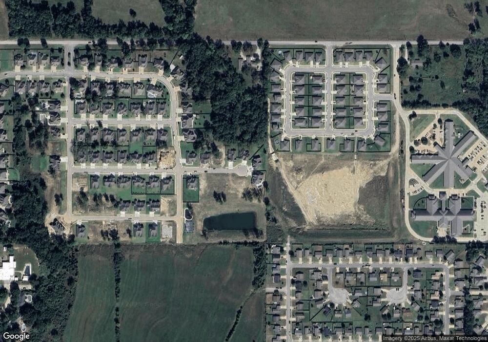 1404 Oakhurst Cir, Claremore, OK 74017 - photo 1