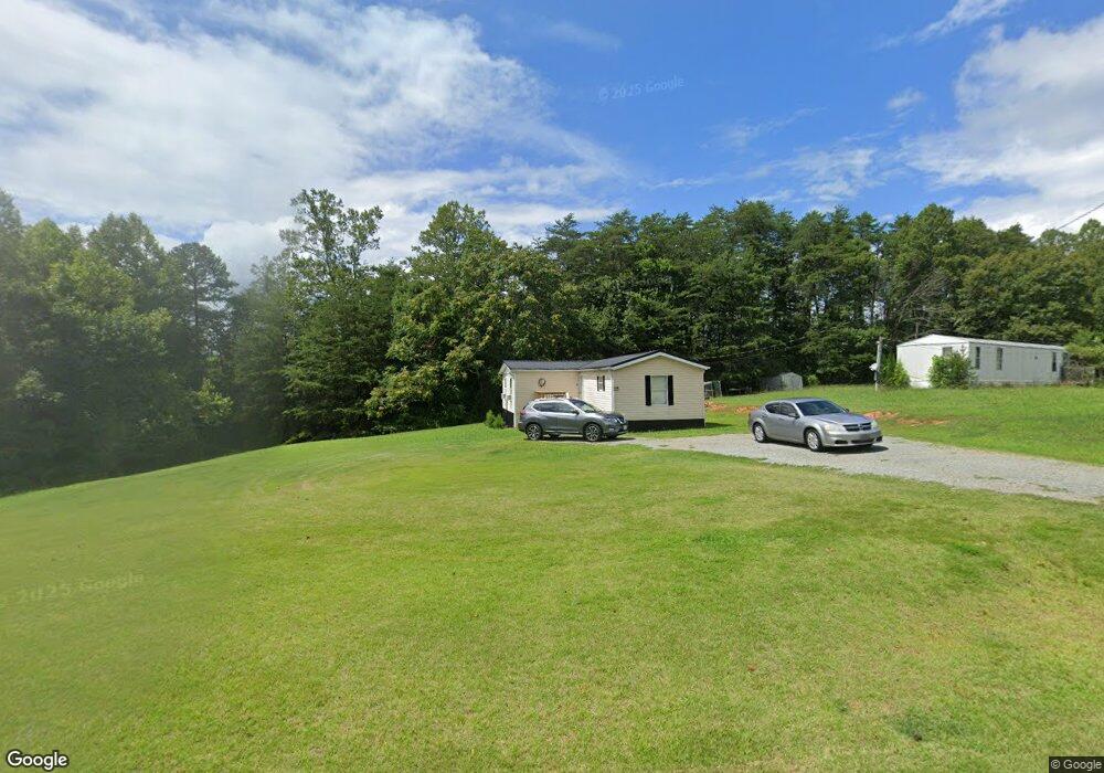 915 Elijah Cir, Martinsville, VA 24112 - photo 1