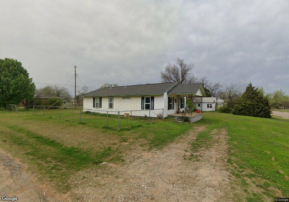335 S 3rd St, McLoud, OK 74851 - photo 1