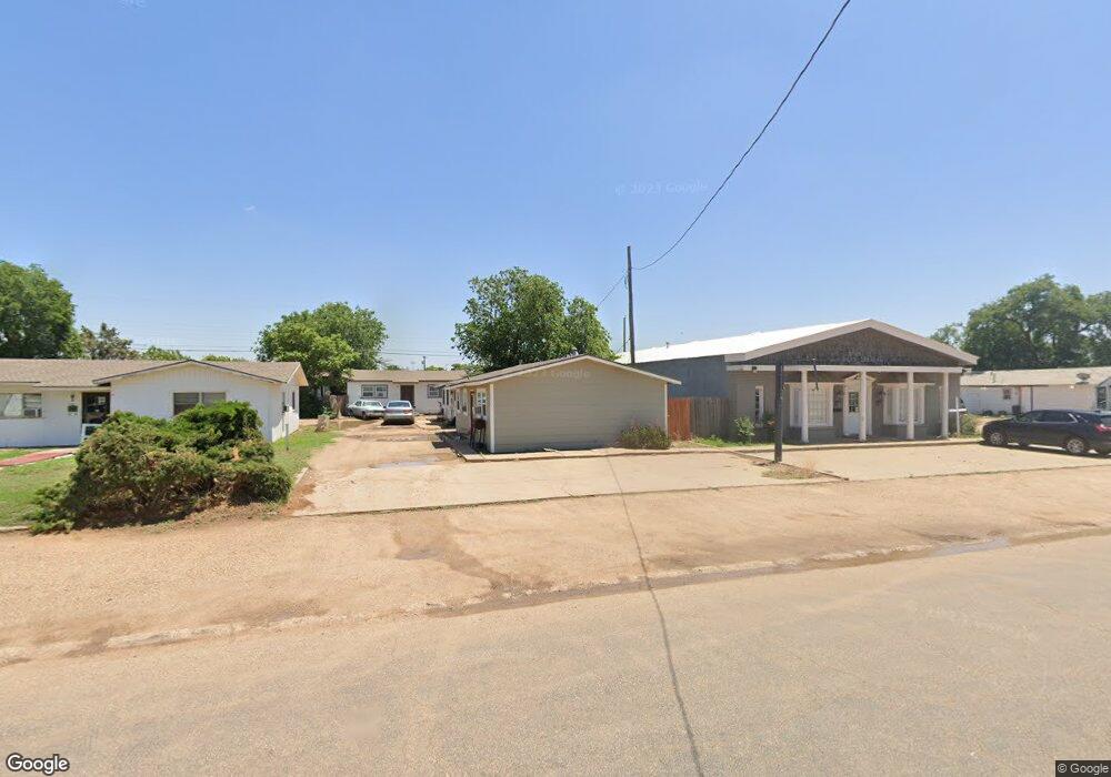 708 Canyon St, Plainview, TX 79072 - photo 1
