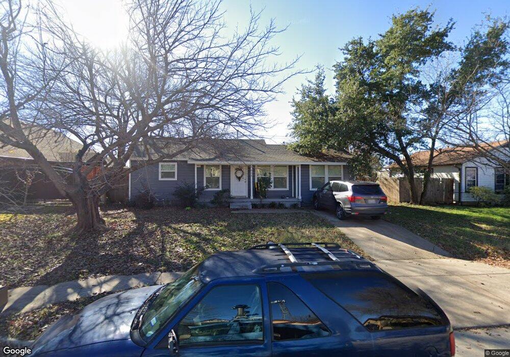 624 E Ellen Ave, Hurst, TX 76053 - photo 1
