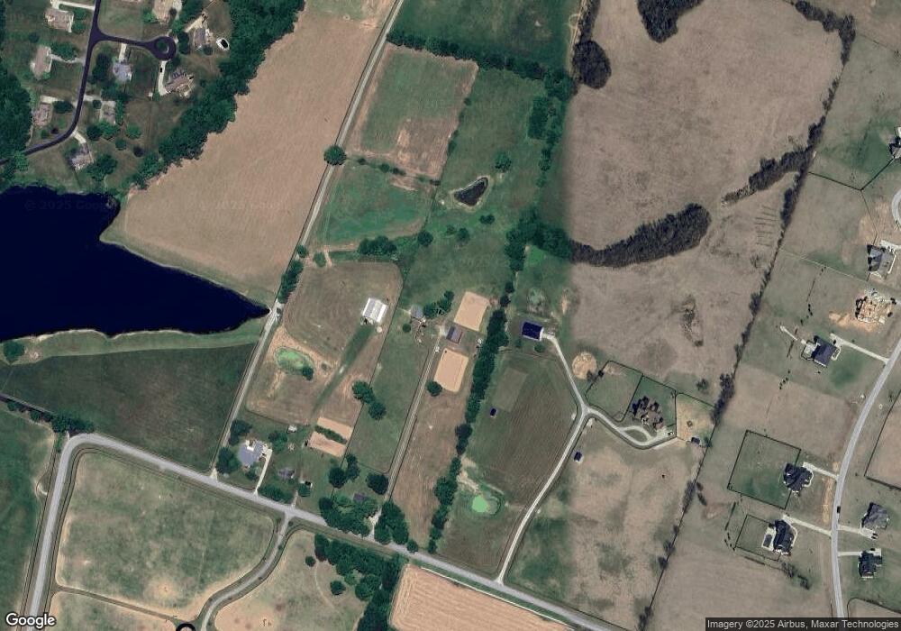 855 Carpenter Pike, Versailles, KY 40383 - photo 1