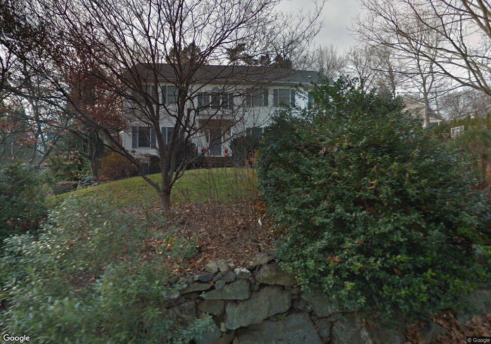 11 Tree Top Terrace, Greenwich, CT 06831 - photo 1