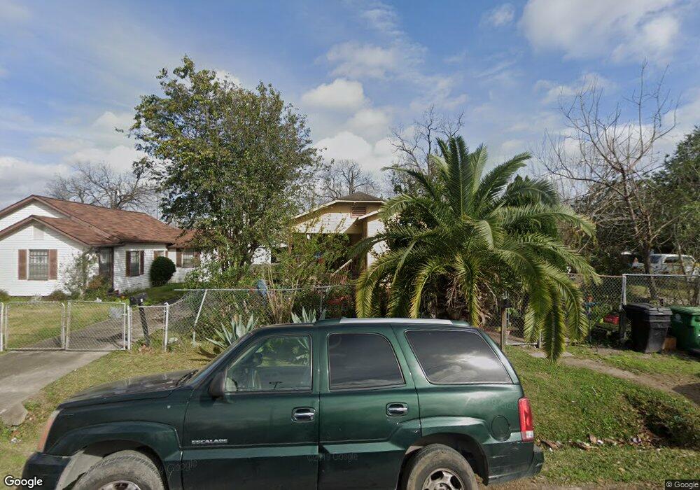 2523 Avenue of Oaks St, Houston, TX 77026 - photo 1