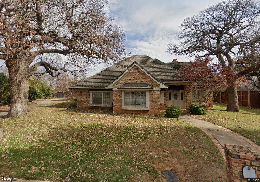 313 Charleston Place, Hurst, TX 76054 - photo 1