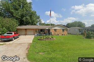424 Brady St, Hills, IA 52235