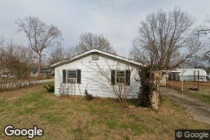 212 Cherry St, Houston, MO 65483