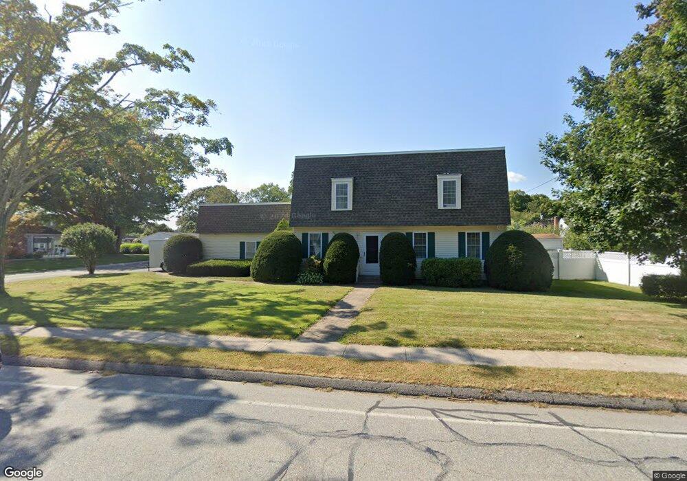 19 Maple Ave, Old Saybrook, CT 06475 - photo 1